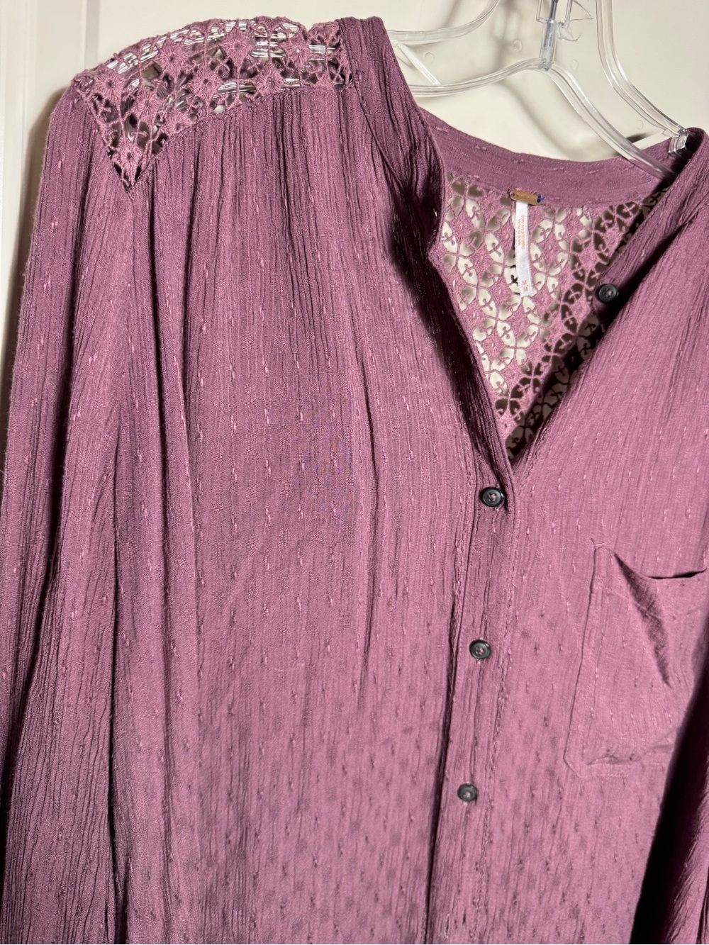 Free People  the best blouse Purple Solid Lace V-Neck Long Sleeve Button-Up  M - Picture 6 of 7